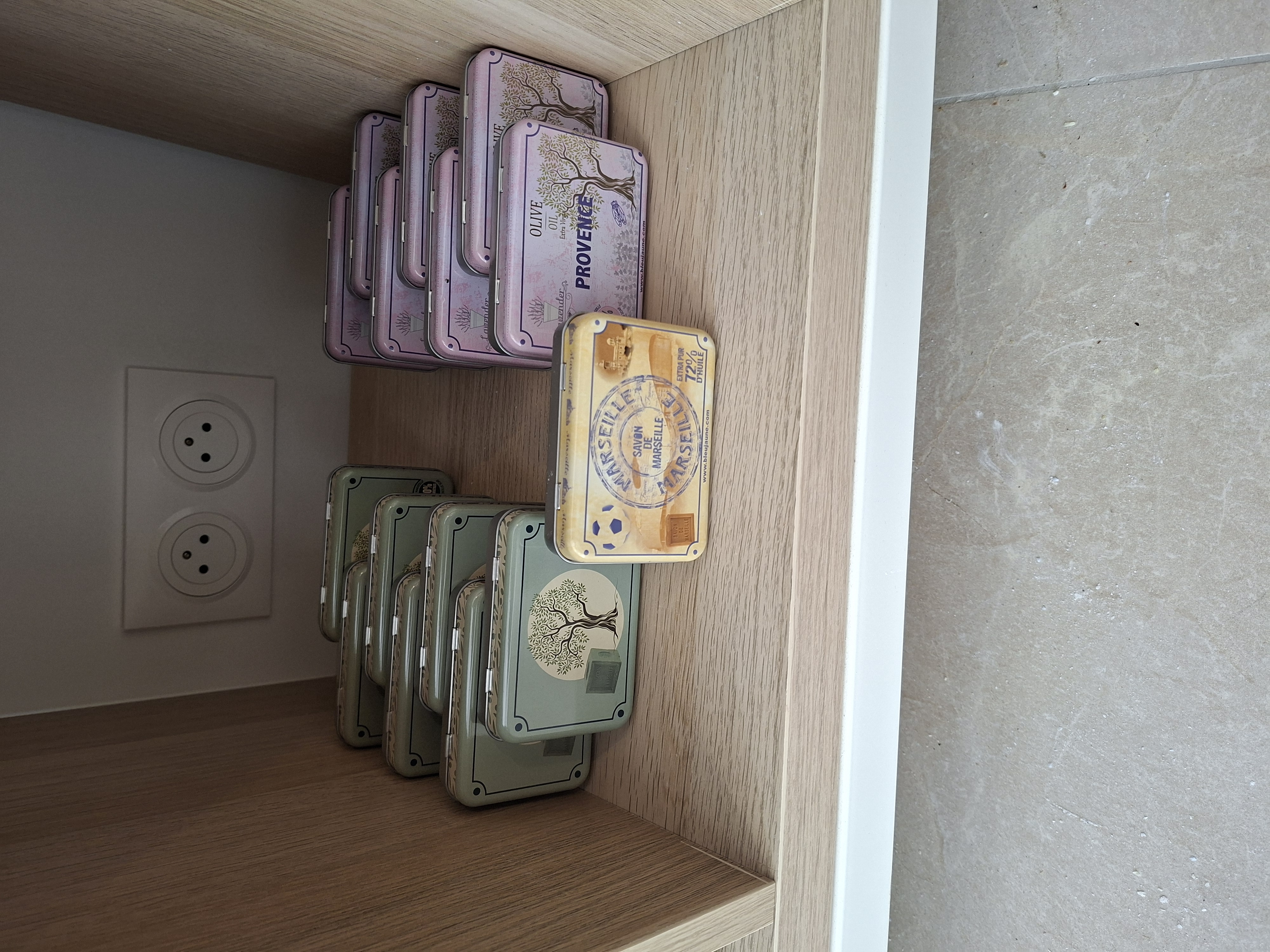 Boite metalique porte savon
